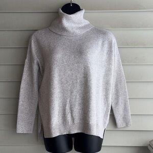 Minnie Rose Cashmere turtleneck sweater. Medium/large